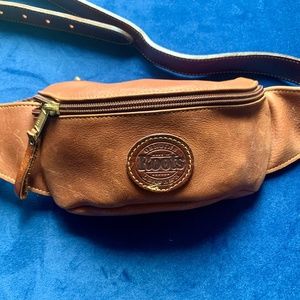 Vintage Iconic Roots Leather Belt Pouch